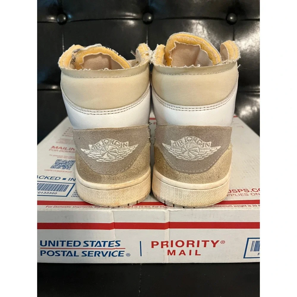 Air Jordan 1 Mid SE Inside Out